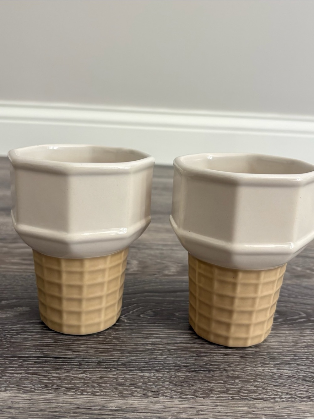 Pfaltzgraff Cream and Tan Ice Cream Cone Dessert Cups (Set of 2)